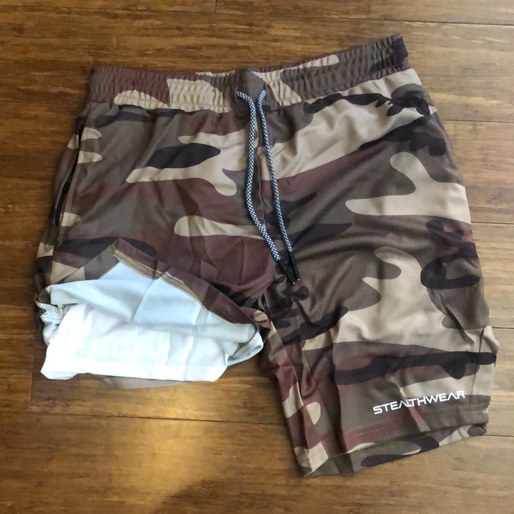 Stealth Camo 7” Hybrid Pocket Shorts Sz M (32”)